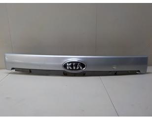 Накладка двери багажника для Kia Carnival 2005-2014 с разборки состояние хорошее