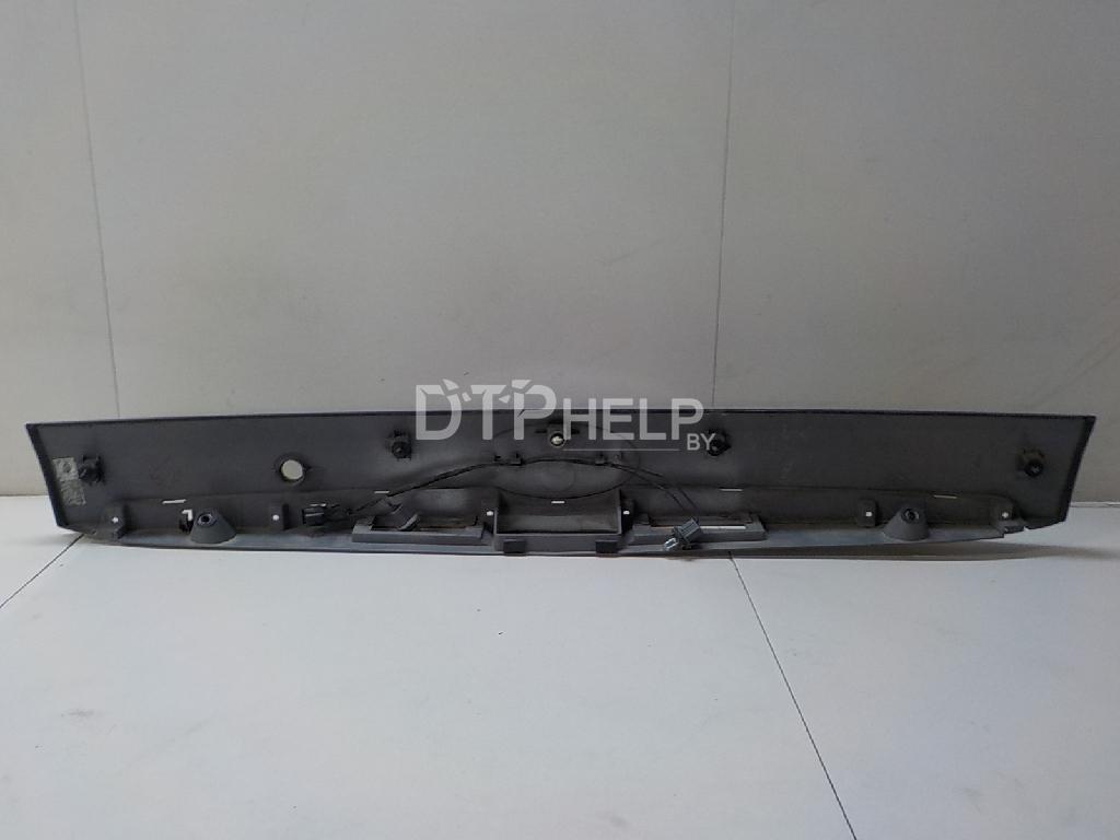 Фото Накладка двери багажника для Kia Carnival  2006