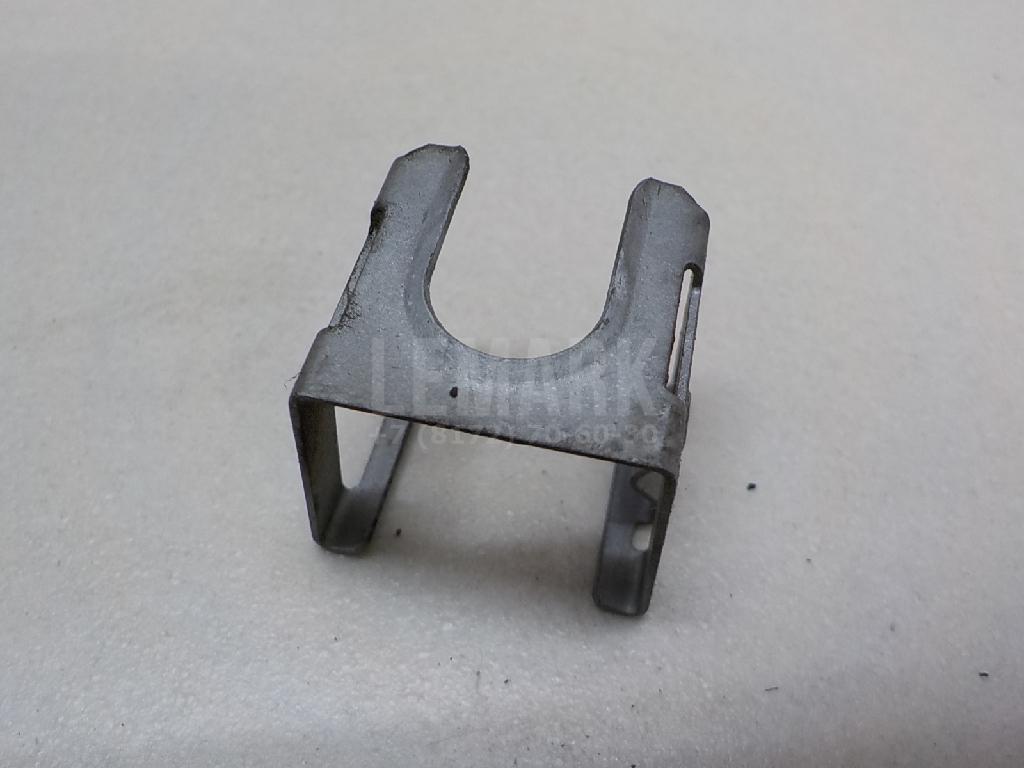 Кронштейн форсунки 1053951 Ford