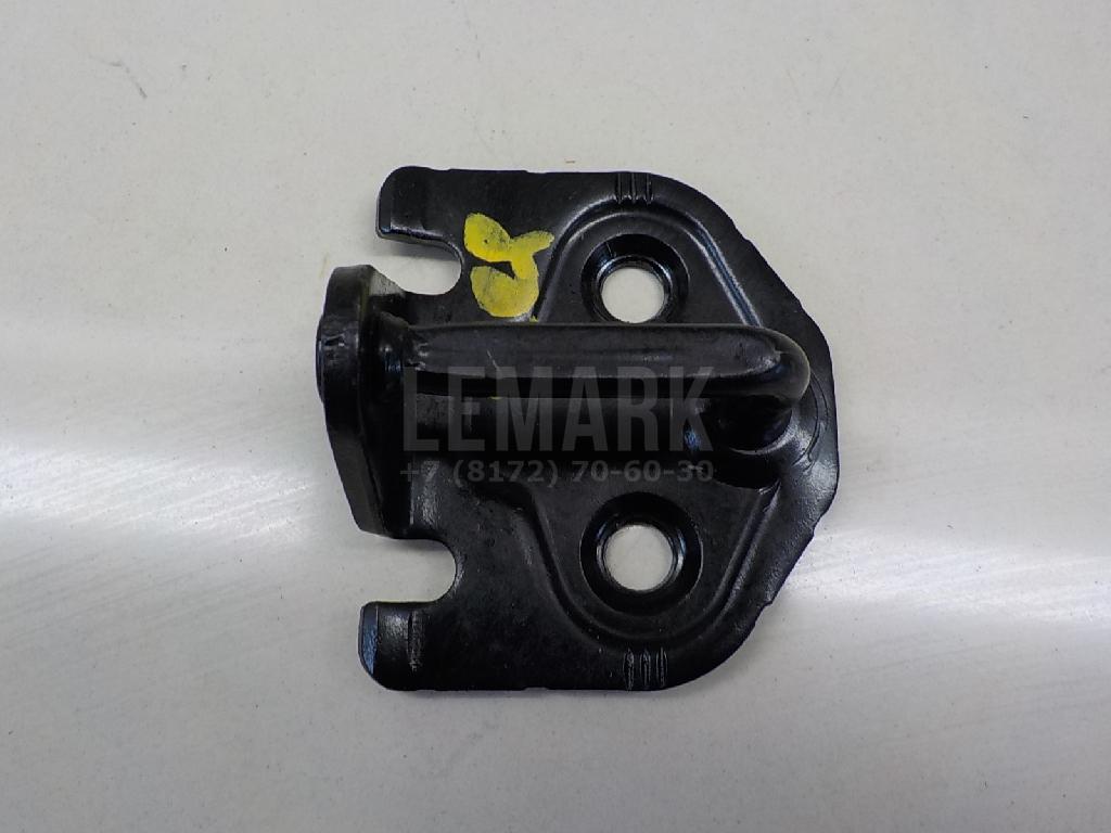Ответная часть замка двери LR000565 Land Rover