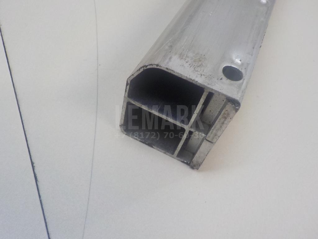 Кронштейн усилителя заднего бампера правый для  BMW 7-serie E65/E66 2001-2008