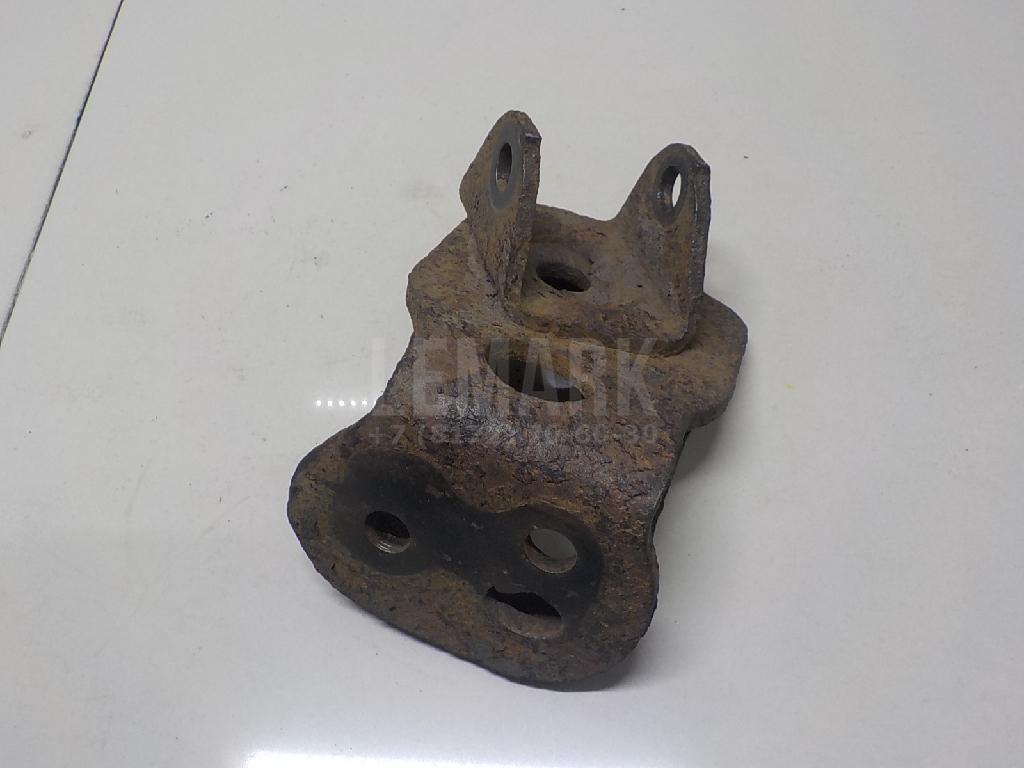 Кронштейн амортизатора правый 4850542010 Toyota