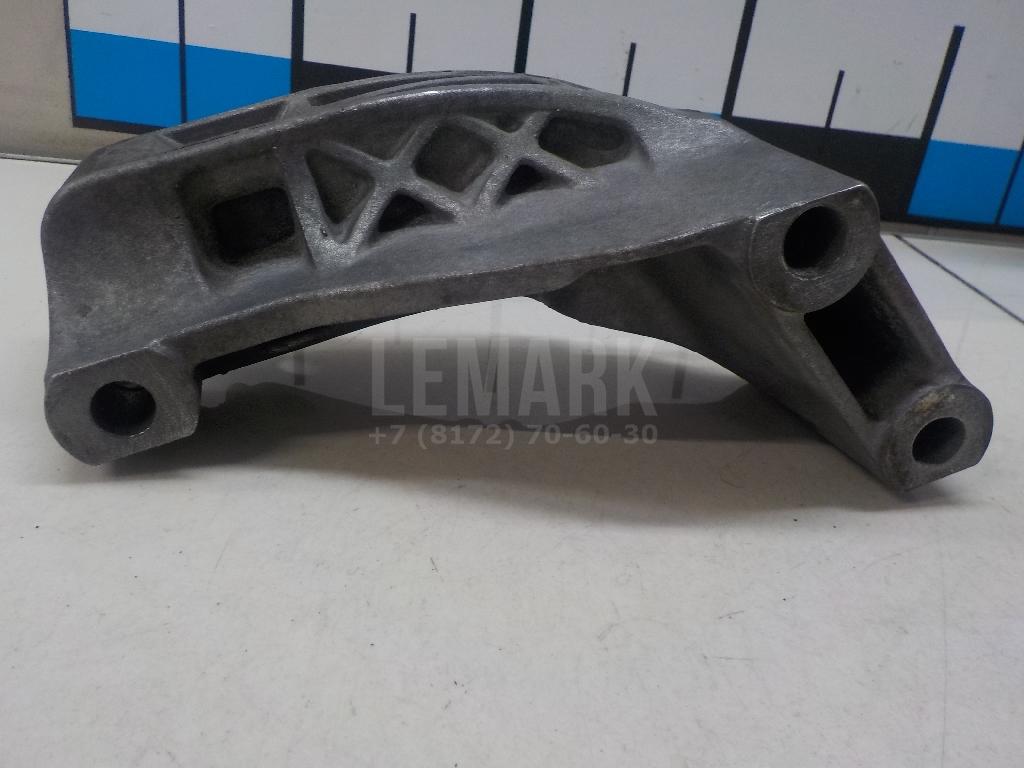 Кронштейн опоры двигателя 11232JD00A Nissan