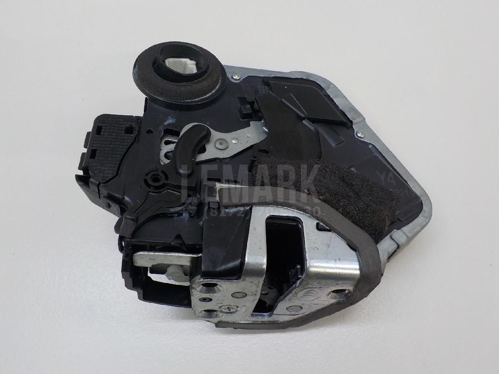 Замок двери задней правой 6905042030 Toyota