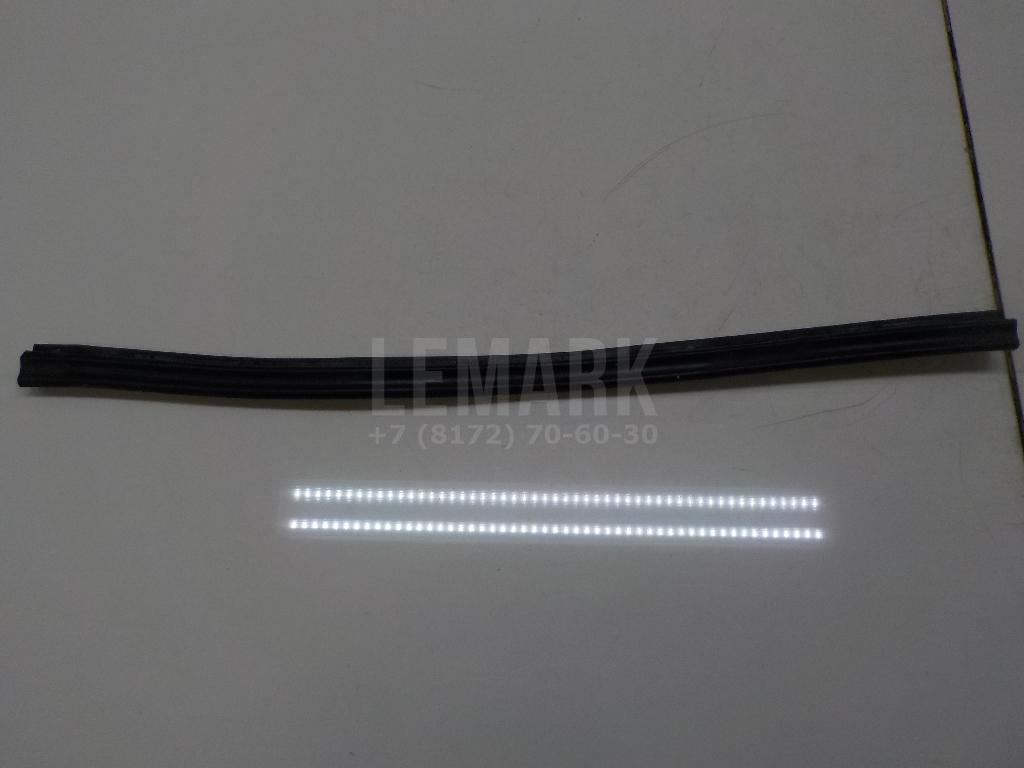Уплотнитель капота 1T0823708A VAG