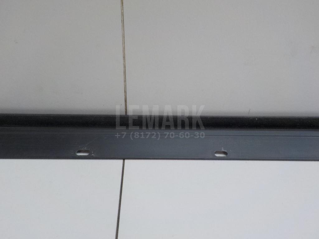 Накладка стекла заднего левого