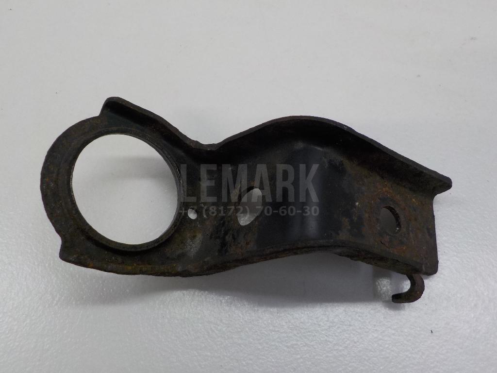 Кронштейн радиатора 1653328030 Toyota