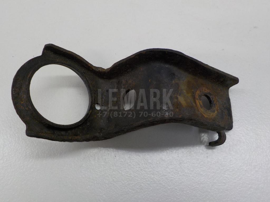 Кронштейн радиатора 1653328030 Toyota