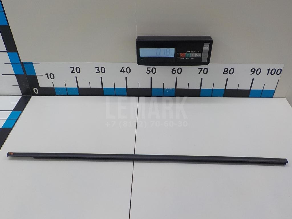 Накладка стекла переднего правого 24468034 GM