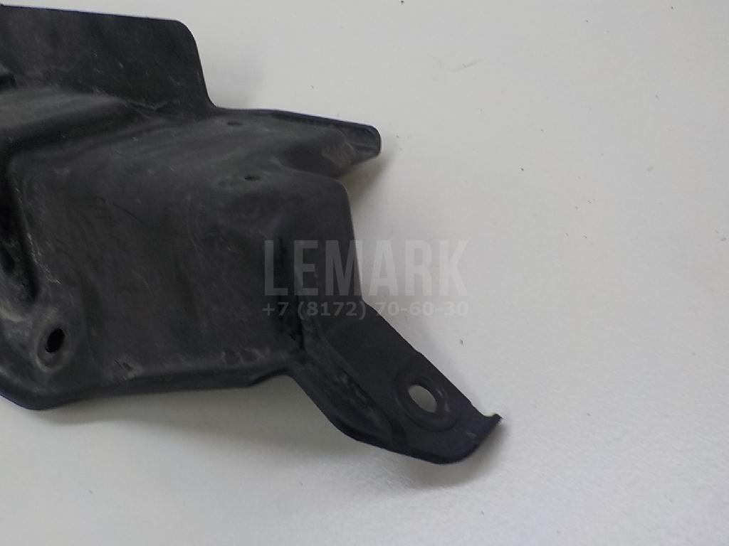 Направляющая заднего бампера правая для  BMW 1-serie E87/E81 2004-2011