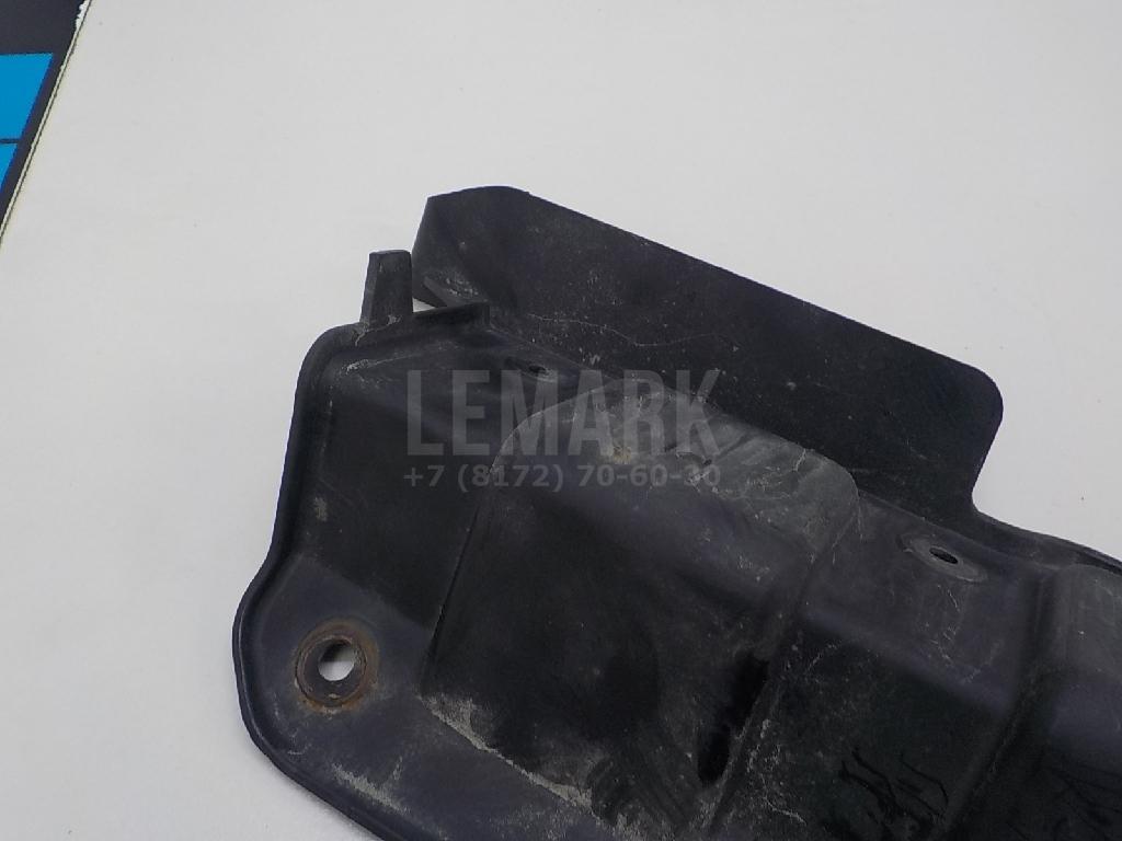 Направляющая заднего бампера правая для  BMW 1-serie E87/E81 2004-2011