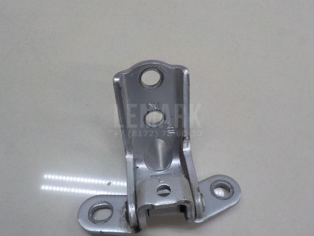 Петля двери задней левой нижняя 793502B020 Hyundai-Kia