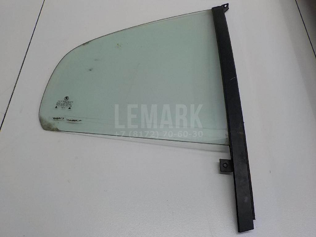 Стекло двери задней правой (форточка) 1U4845216D VAG