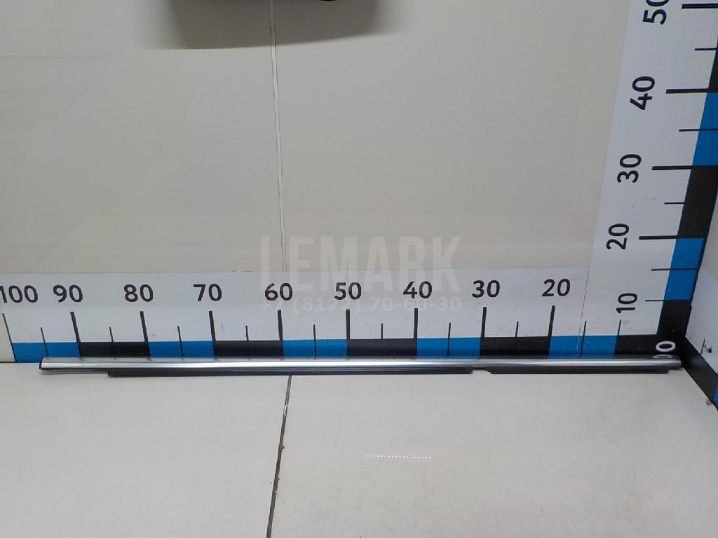 Накладка стекла заднего правого 5N0839476D3Q7 VAG