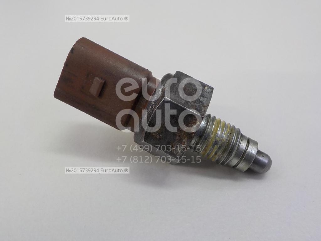 Датчик заднего хода рапид. Датчик заднего хода рапид. Разъем заднего хода шкода рапид. Датчик заднего хода шкода рапид. Датчик заднего хода рапид.