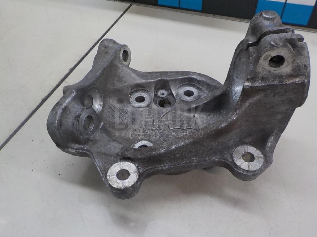 Кулак поворотный передний правый для  Audi 80/90 [B3] 1986-1991