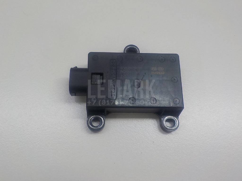 Датчик ускорения 956902P000 Hyundai-Kia