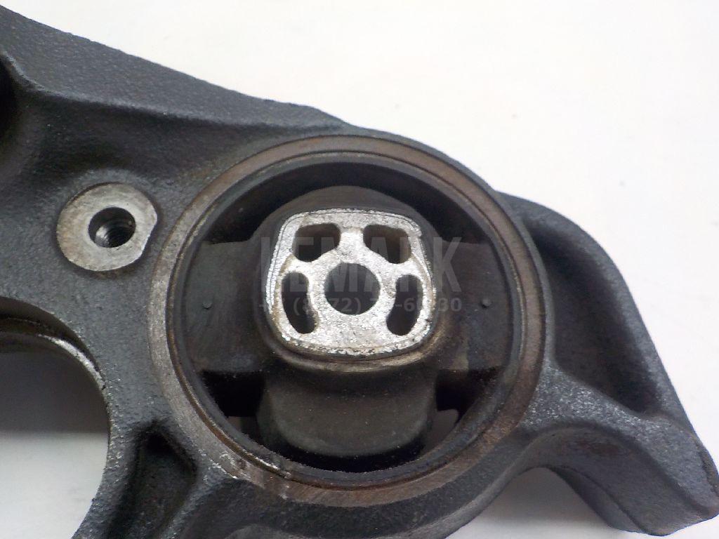 Кронштейн промежуточного вала для  Audi V8 1988-1994