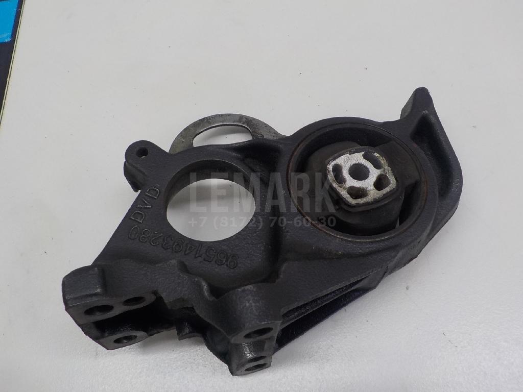 Кронштейн промежуточного вала для  Audi V8 1988-1994