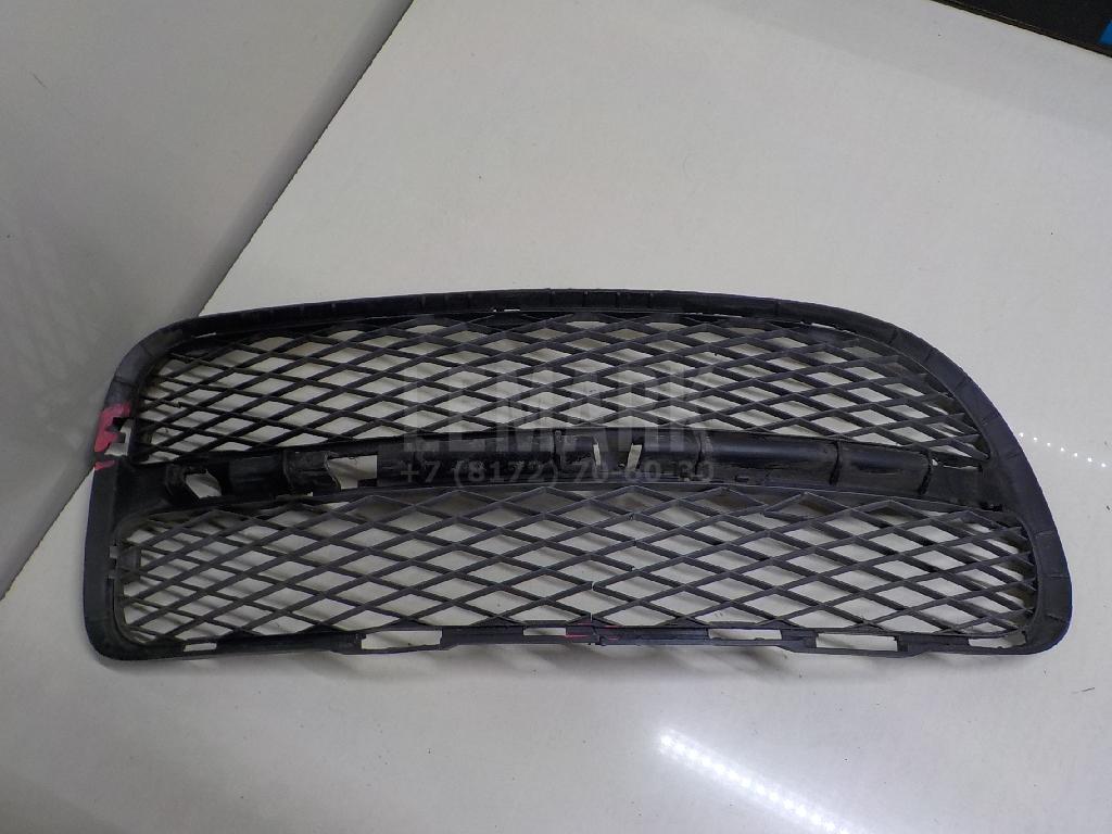 Решетка в бампер правая 7L6853666A9B9 VAG