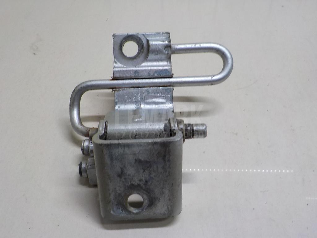 Петля двери задней левой нижняя 7L0833411 VAG