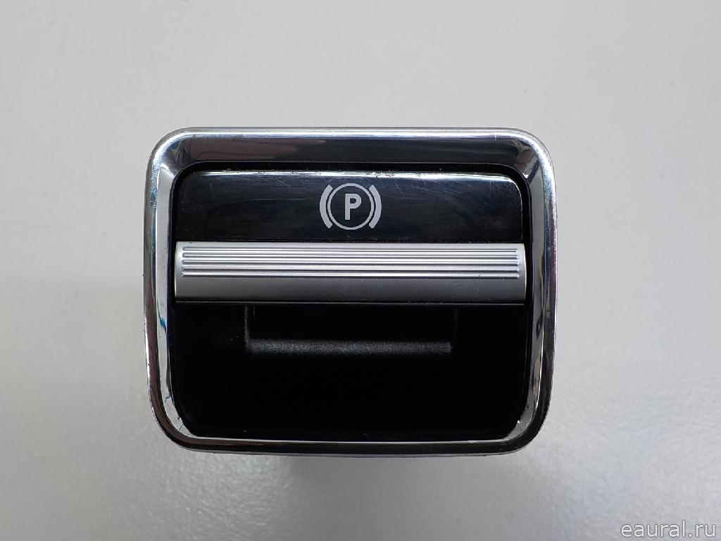 Кнопка фиксатора стояночного тормоза