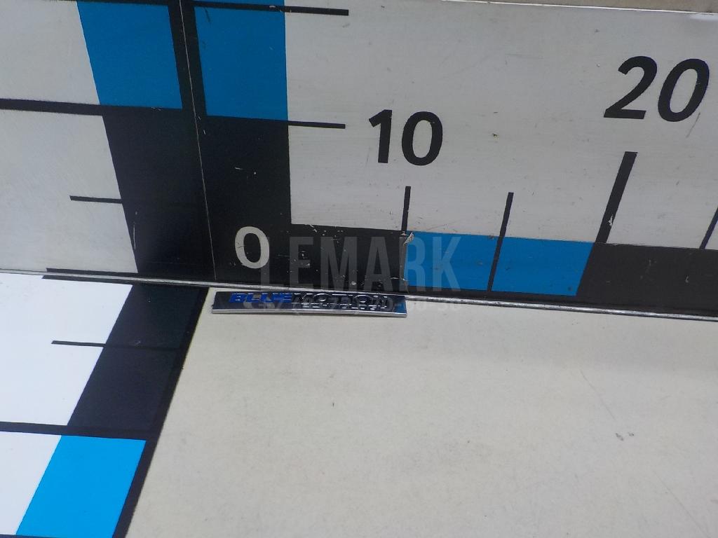 Эмблема 5K0853675BCWWS VAG