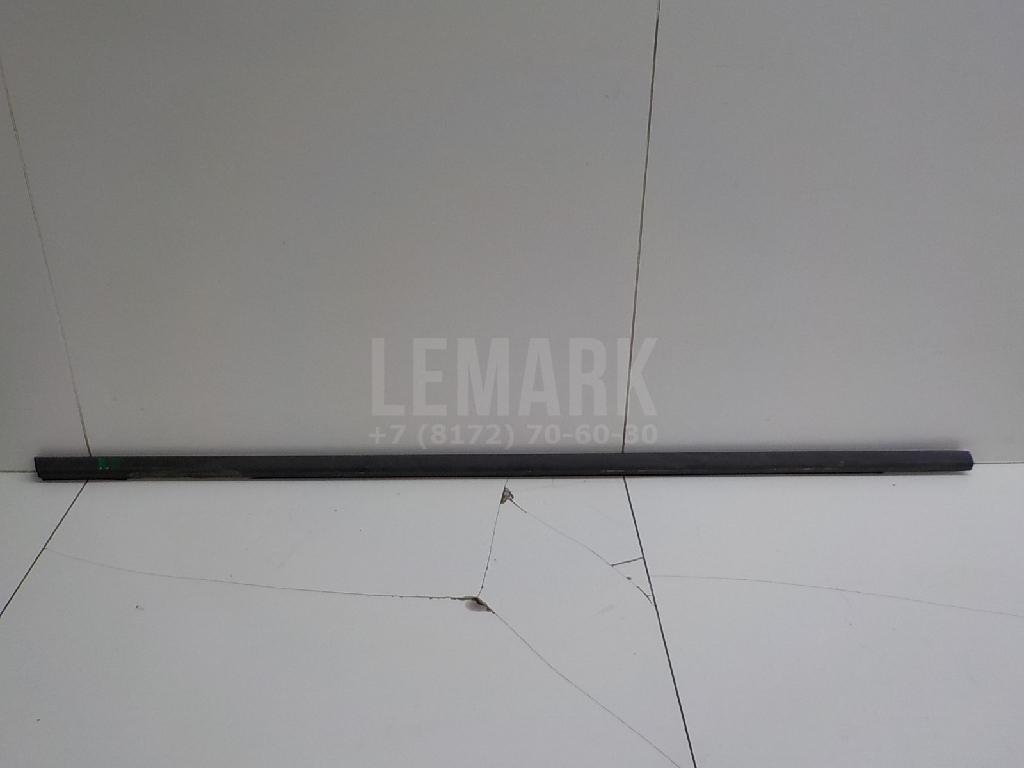 Накладка стекла переднего правого 13347112 GM