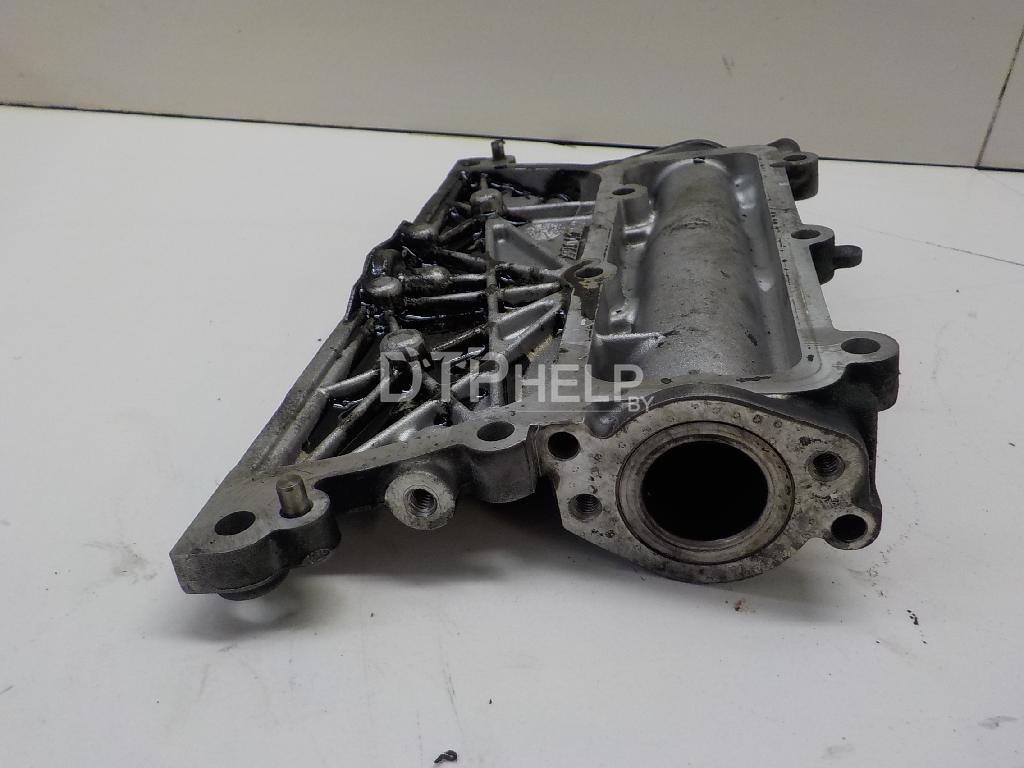 Фото Крышка распредвала для Mercedes W204  2008