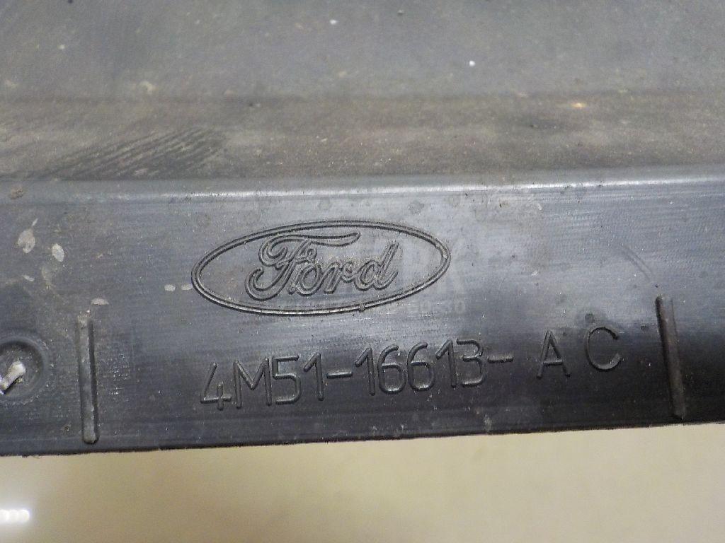 Кожух замка капота для  Ford Focus II 2005-2008