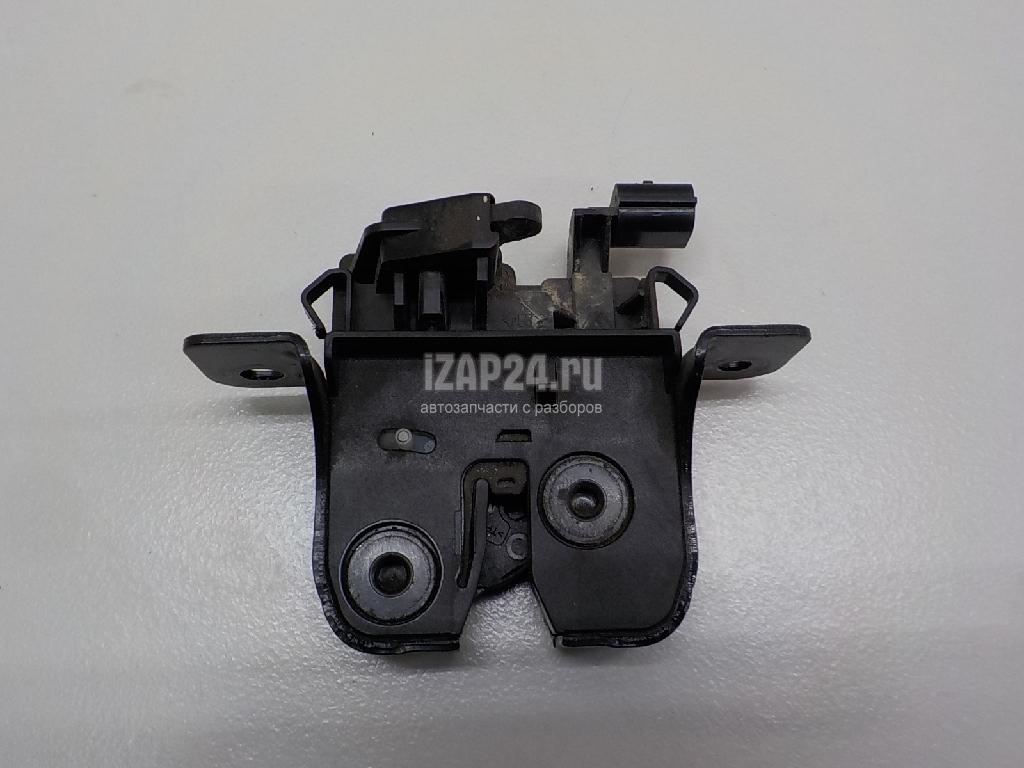 Замок крышки багажника рено логан 2. Замок крышки багажника renault sandero stepway 1. Замок багажника петля сандеро 2011 года. Замок багажника рено сандеро. 905033229r замок багажника.