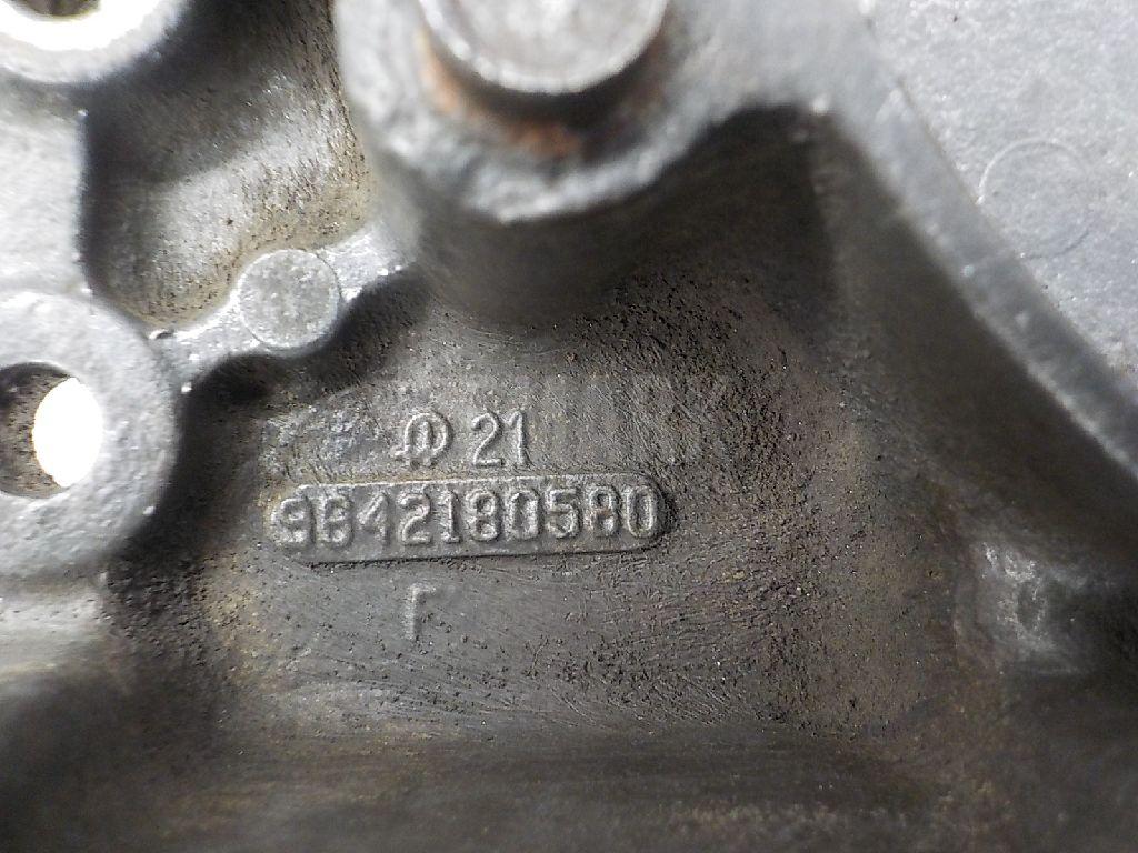 Насос масляный для  Audi R8 2007-2015