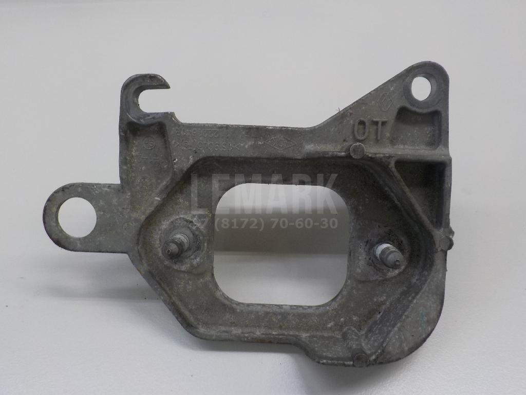 Кронштейн опоры двигателя 112221641R Nissan