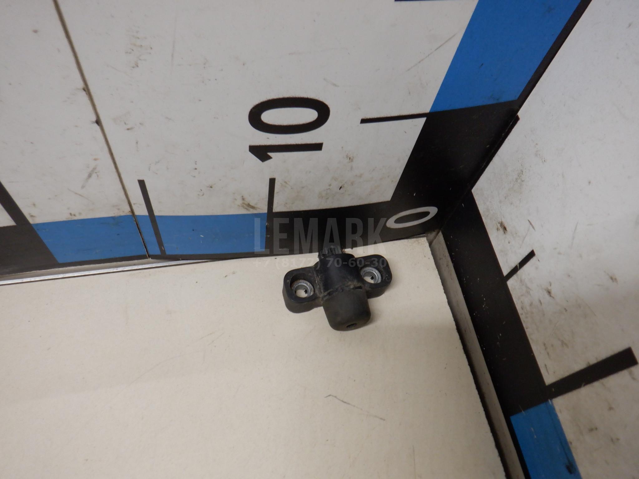 Отбойник крышки багажника для  BMW X1 E84 2009-2015