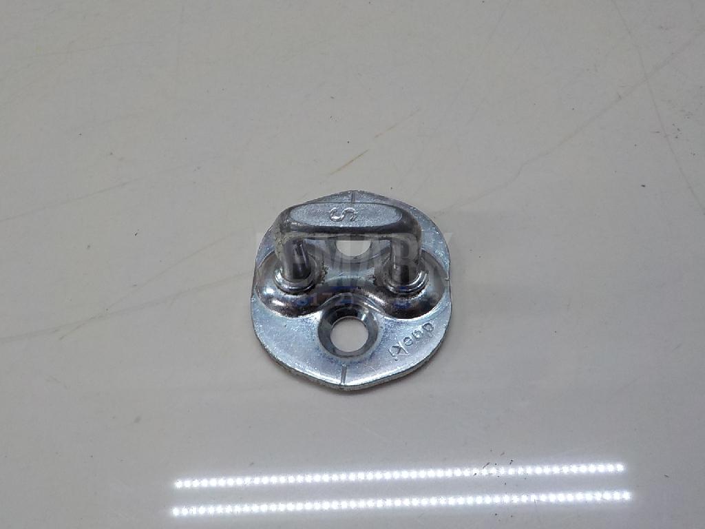 Ответная часть замка двери 814503R000 Hyundai-Kia