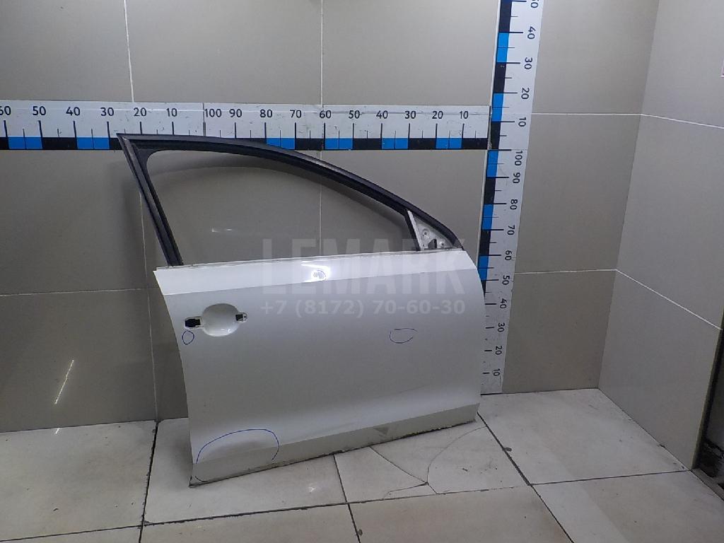 Дверь передняя правая 5C6831056E VAG