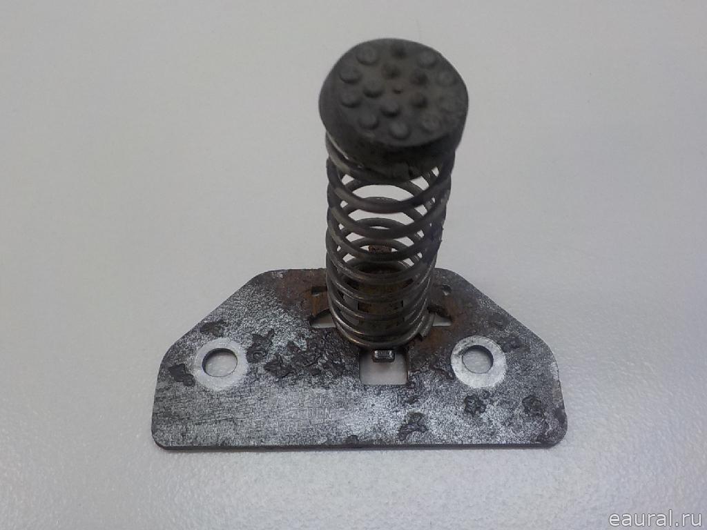 Отбойник капота