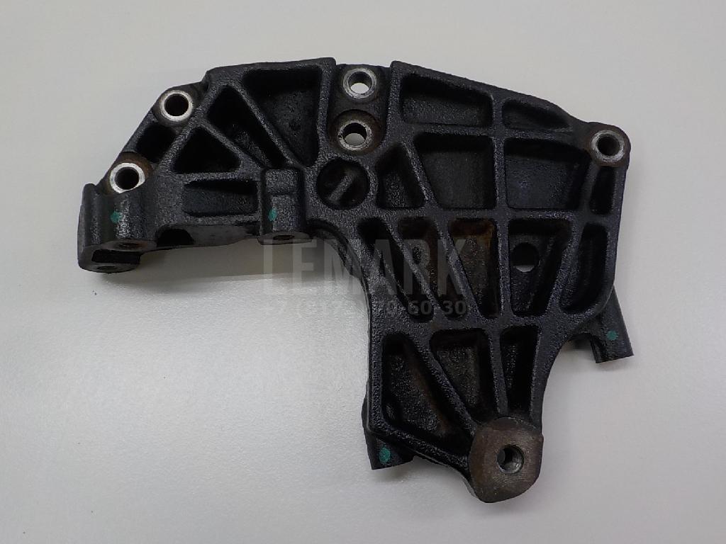 Кронштейн двигателя правый 13507JG71A Nissan