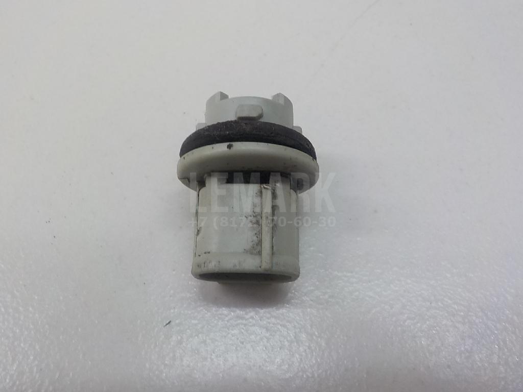 Патрон габаритного фонаря 8161512590 Toyota