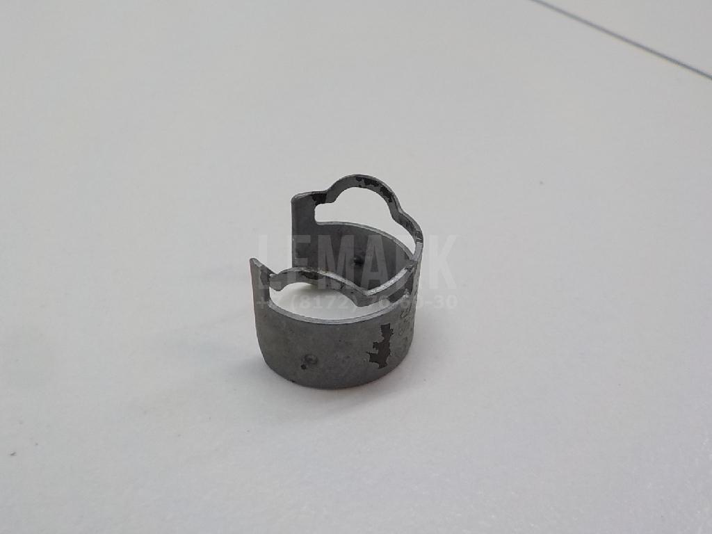 Крепеж форсунки 04E133036A VAG