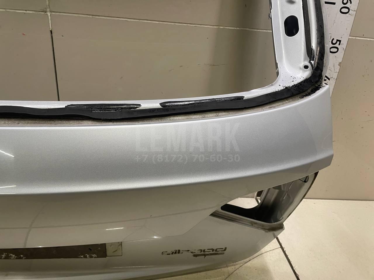 Дверь багажника для  Cadillac Escalade II 2000-2006
