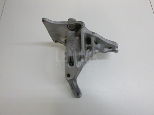 Кронштейн вспомогательных механизмов 8710135010 Toyota