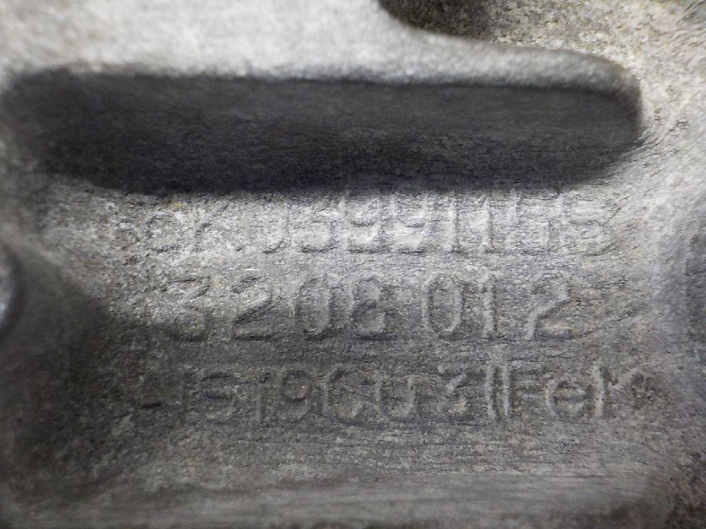 Кронштейн опоры КПП для  Audi A6 [C4] 1994-1997