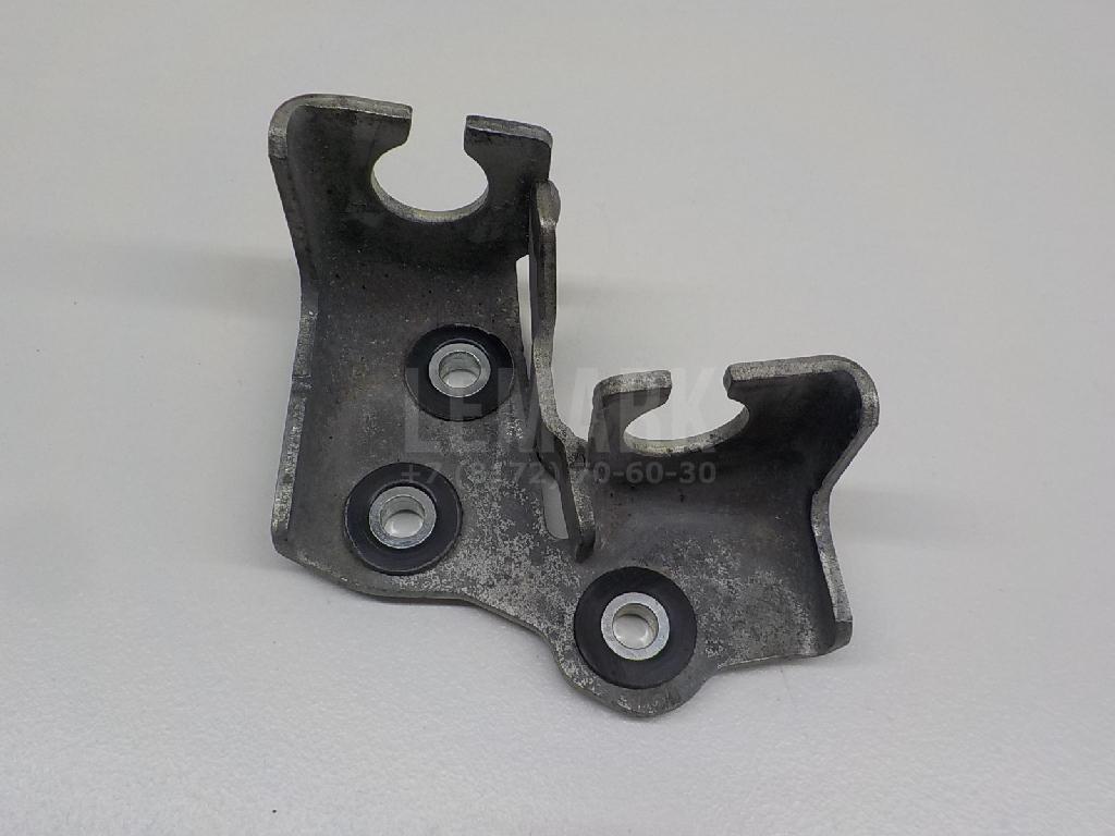 Кронштейн крепления троса КПП 335A042020 Toyota