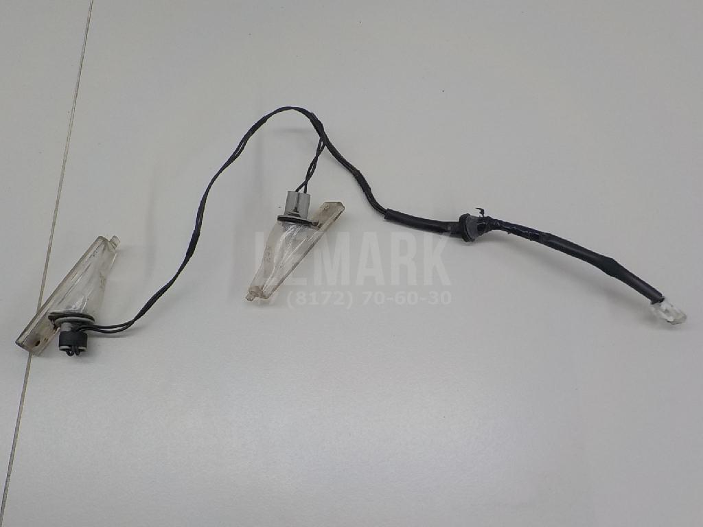 Фонарь подсветки номера 8127042060 Toyota