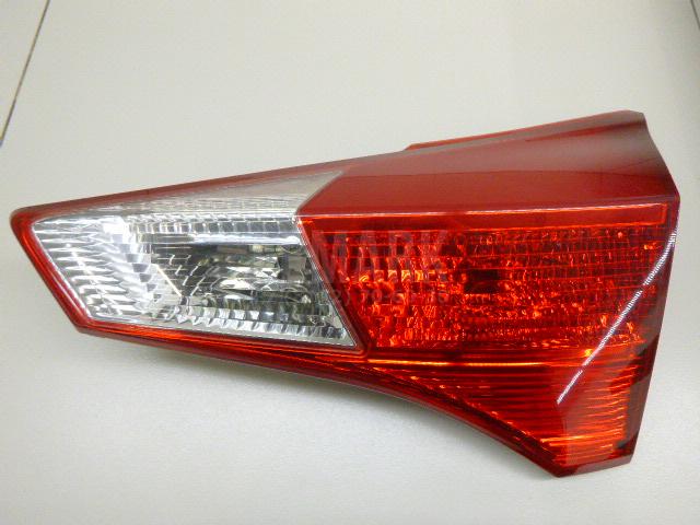Фонарь задний внутренний правый 8158142050 Toyota