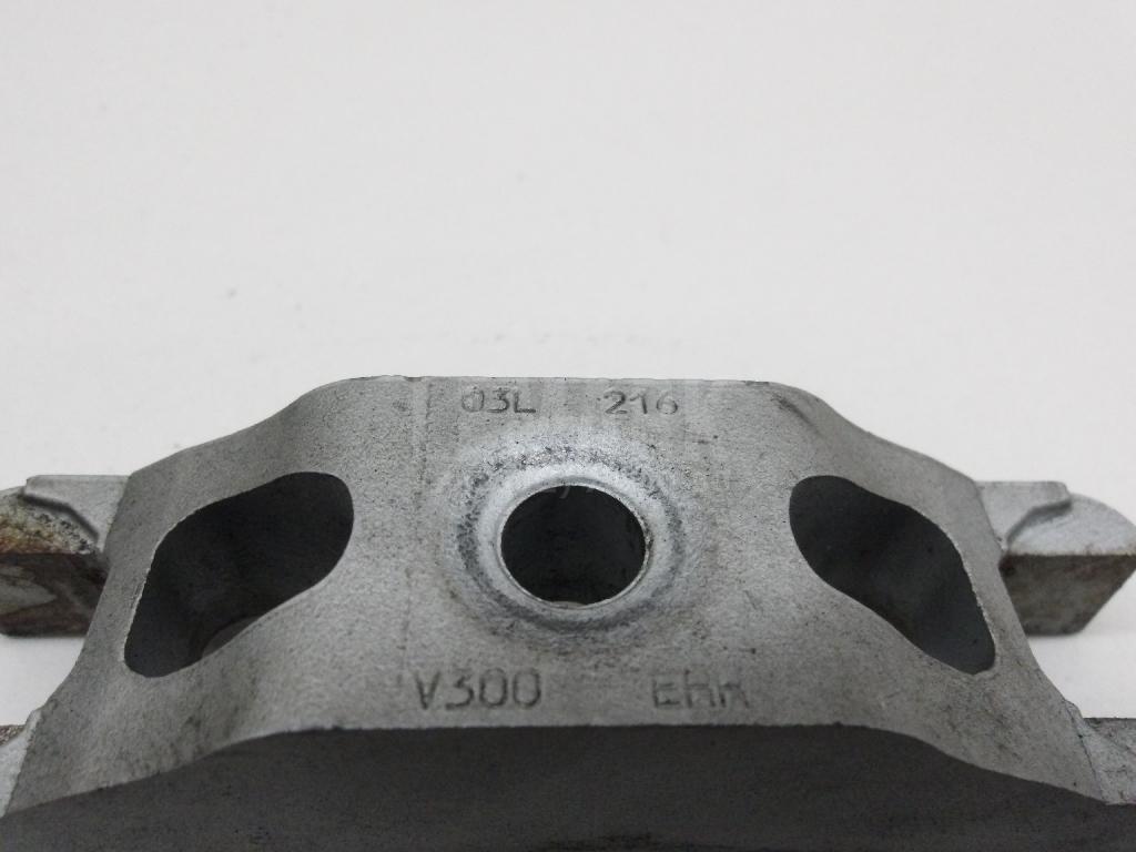Кронштейн форсунки для  BMW 1-serie E82/E88 2007-2013