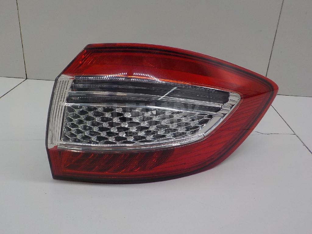 Фонарь задний наружный правый 1767492 Ford