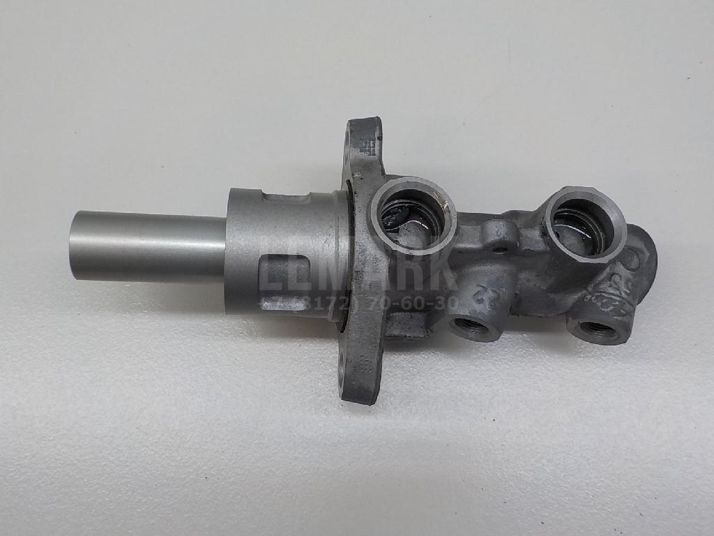 Цилиндр тормозной главный 6R2611019B VAG