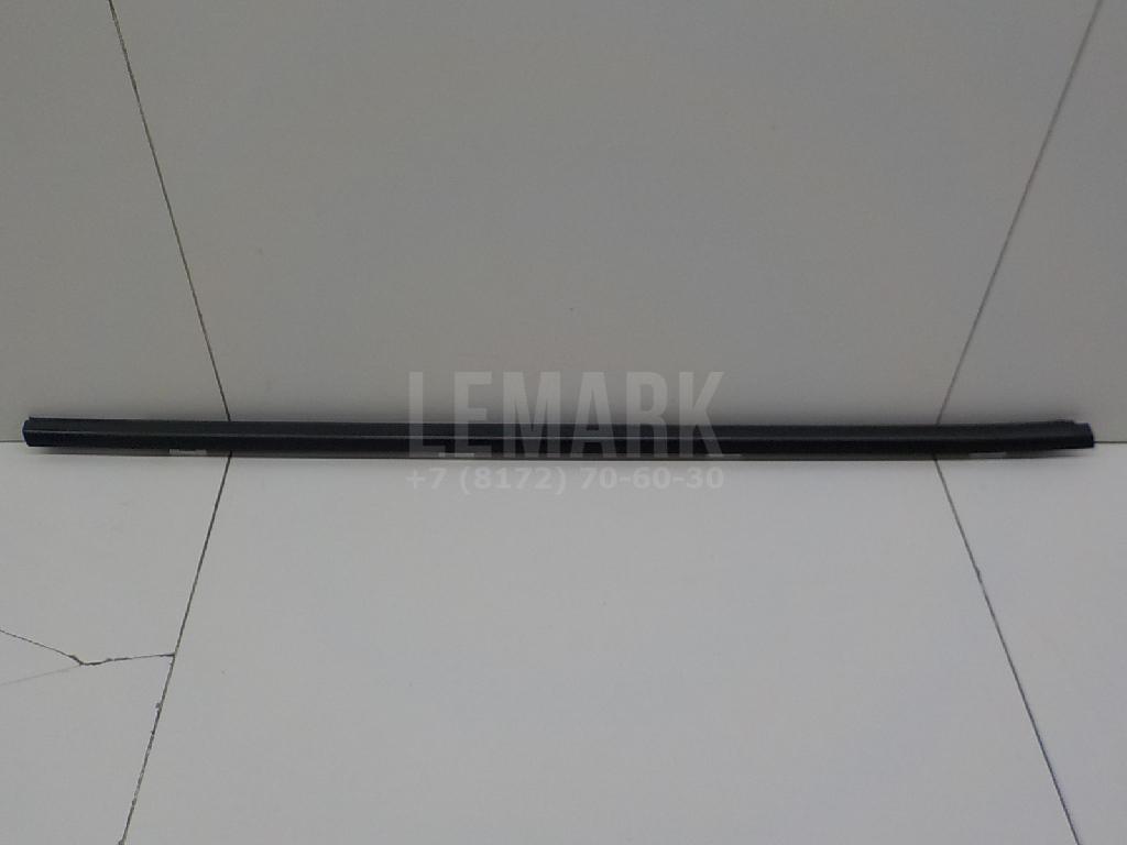 Накладка стекла переднего правого 82220D3001 Hyundai-Kia